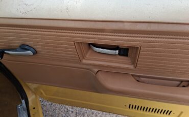 GMC-Suburban-1979-Wagon-19