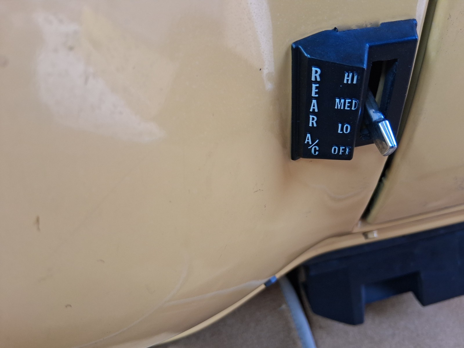 GMC-Suburban-1979-Wagon-22