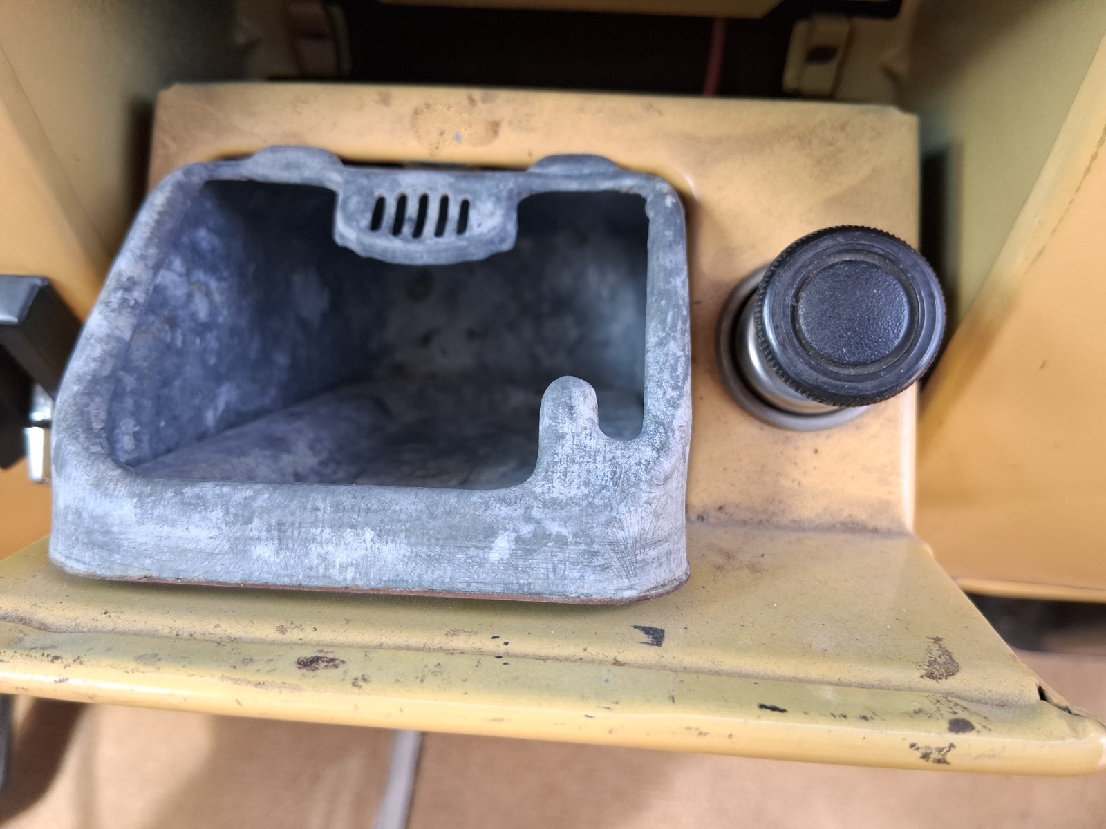 GMC-Suburban-1979-Wagon-23