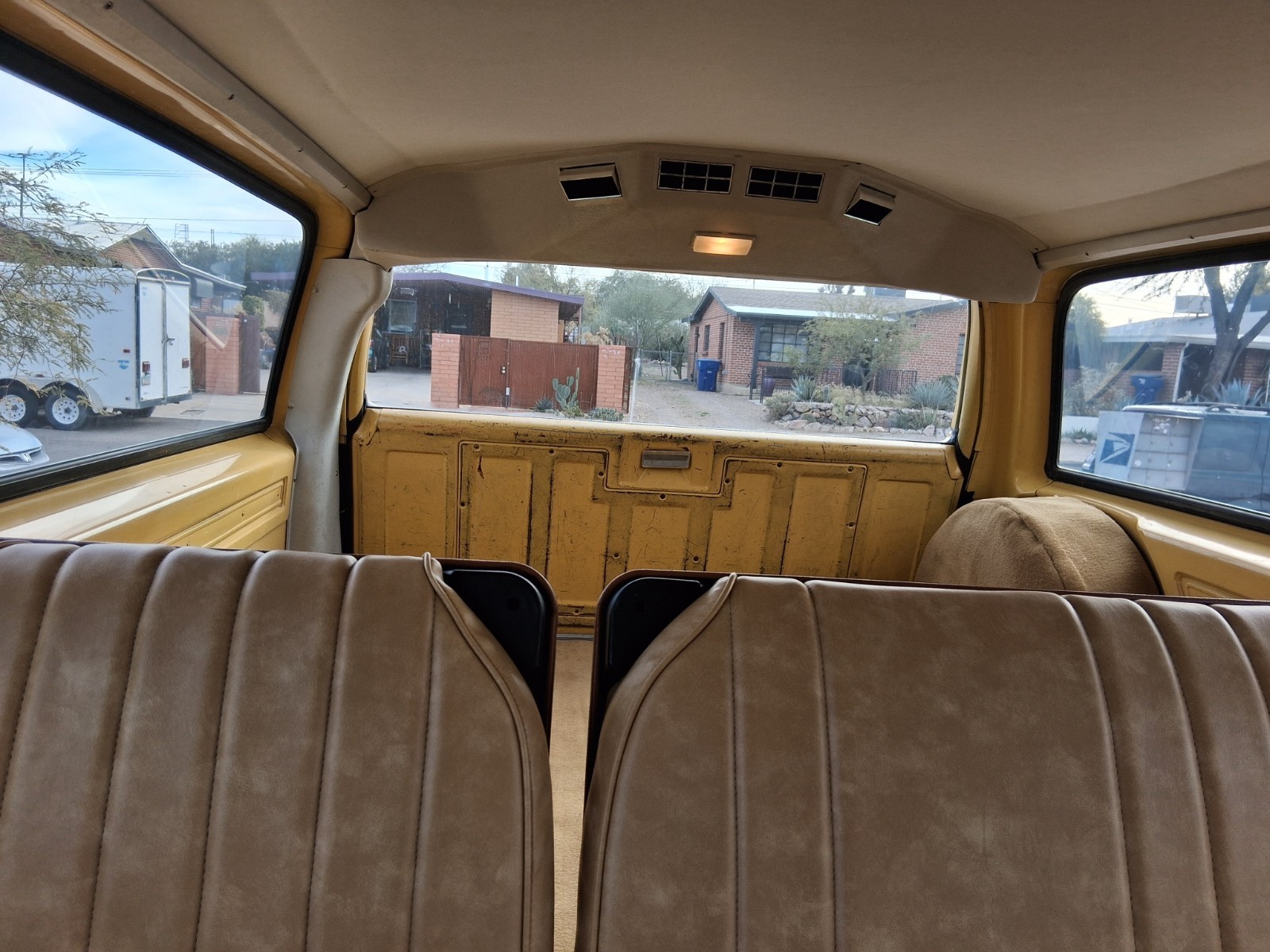 GMC-Suburban-1979-Wagon-25