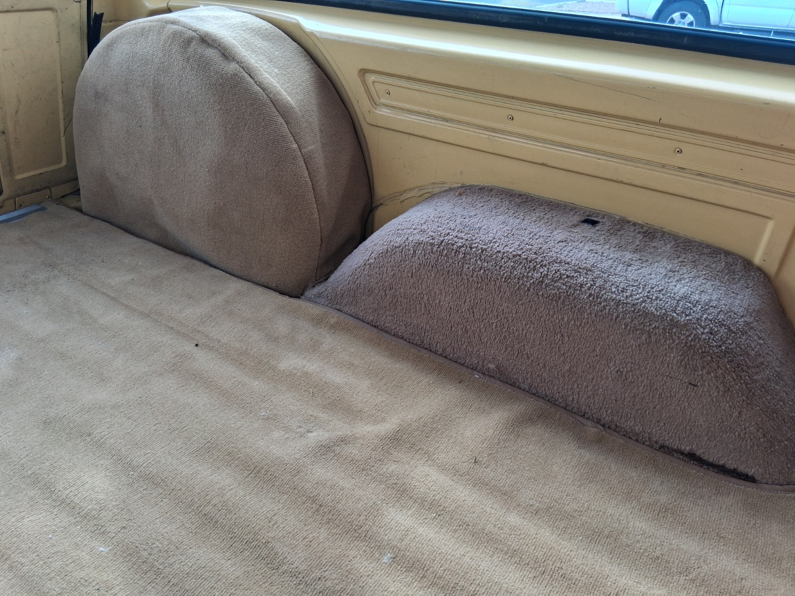 GMC-Suburban-1979-Wagon-27