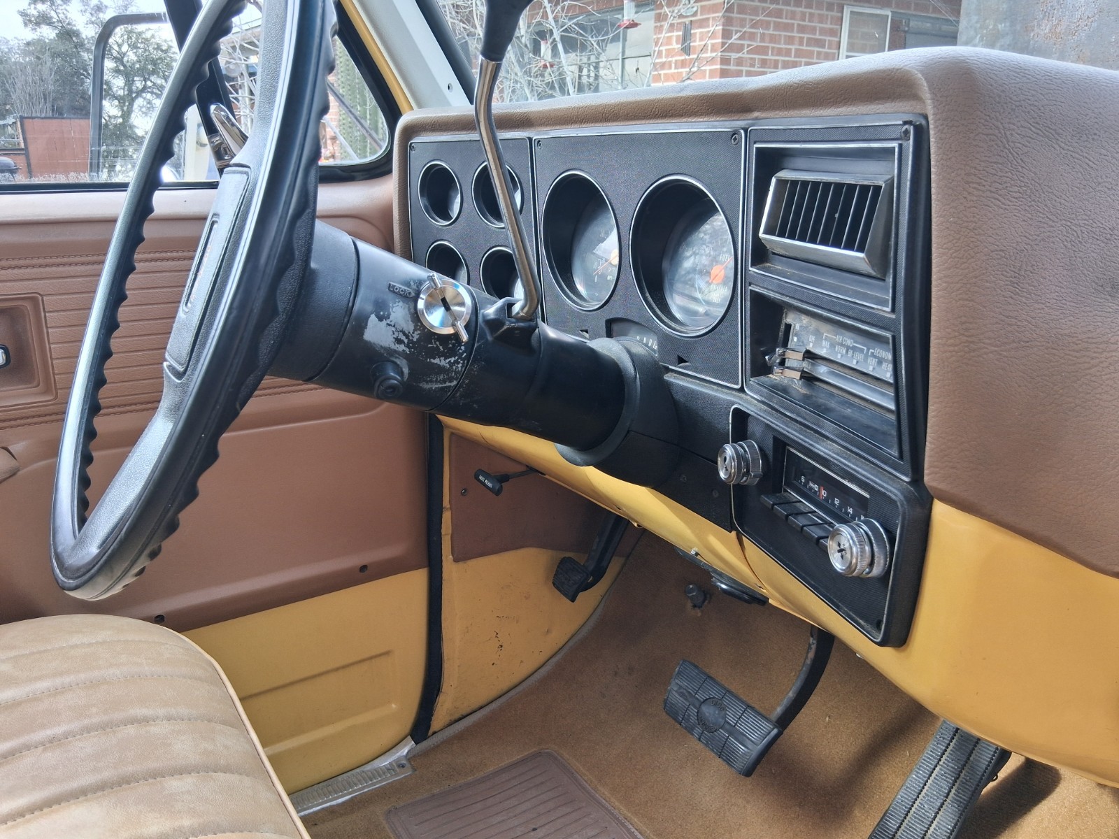 GMC-Suburban-1979-Wagon-28