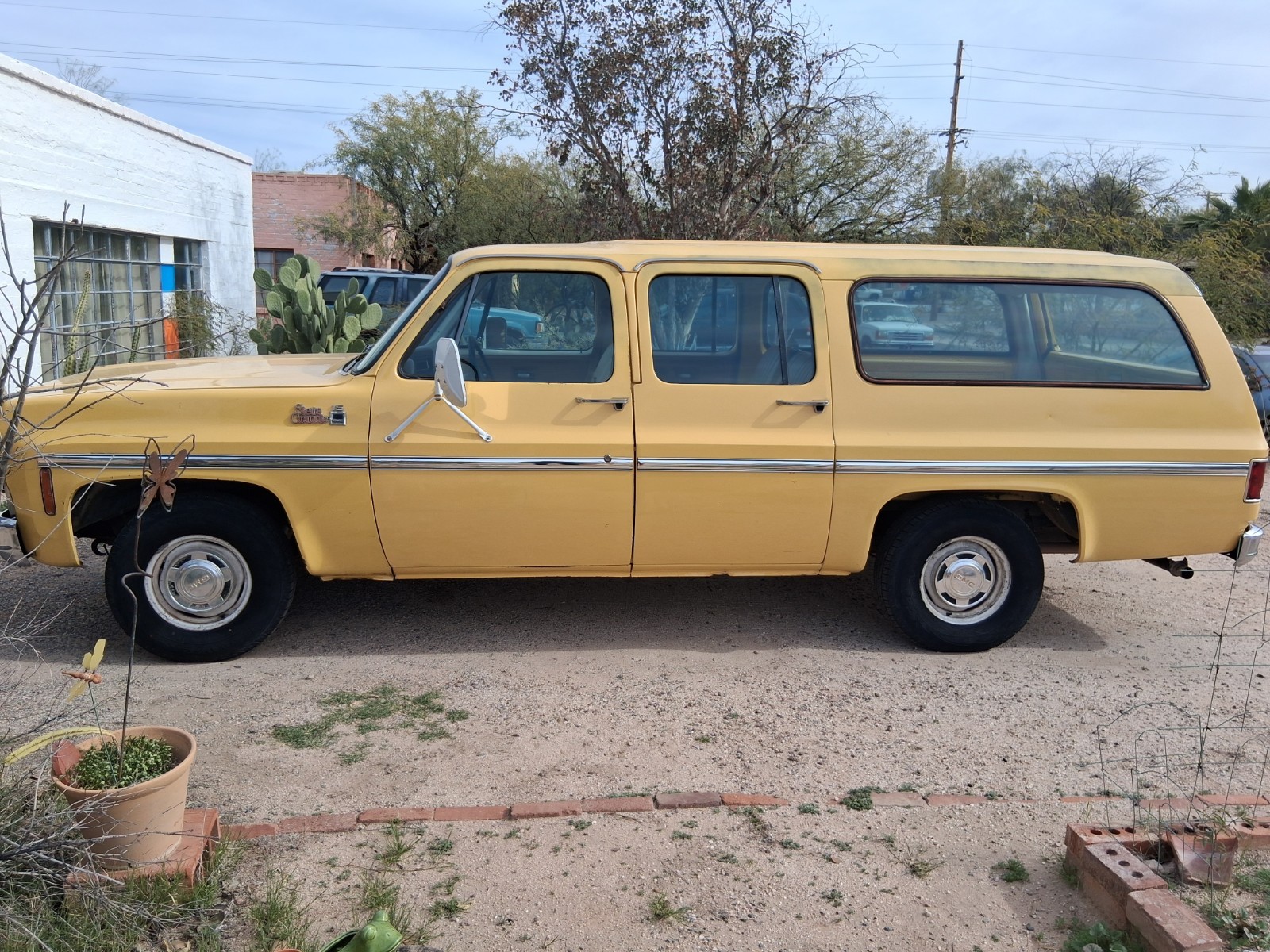 GMC-Suburban-1979-Wagon-35