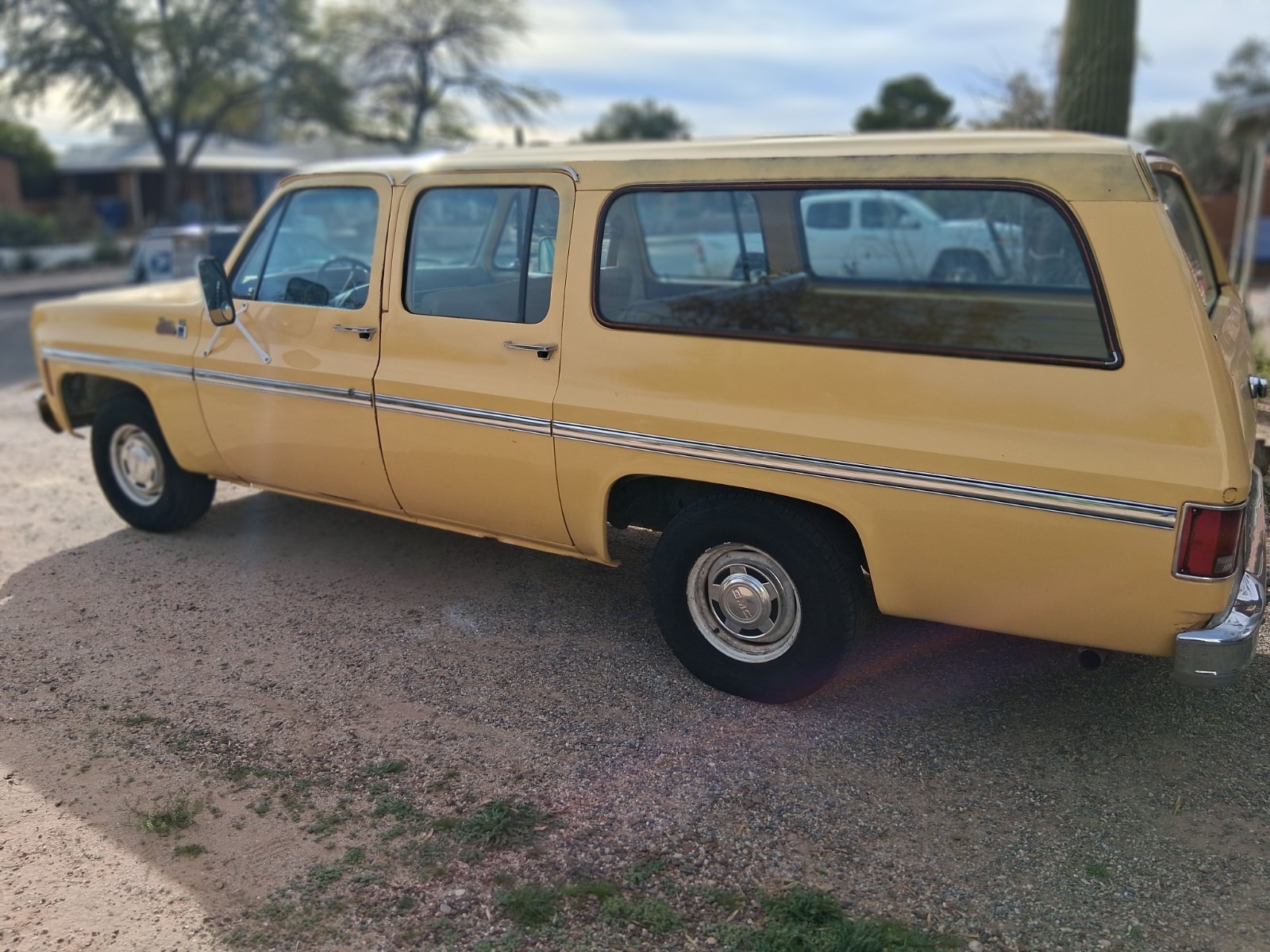 GMC-Suburban-1979-Wagon