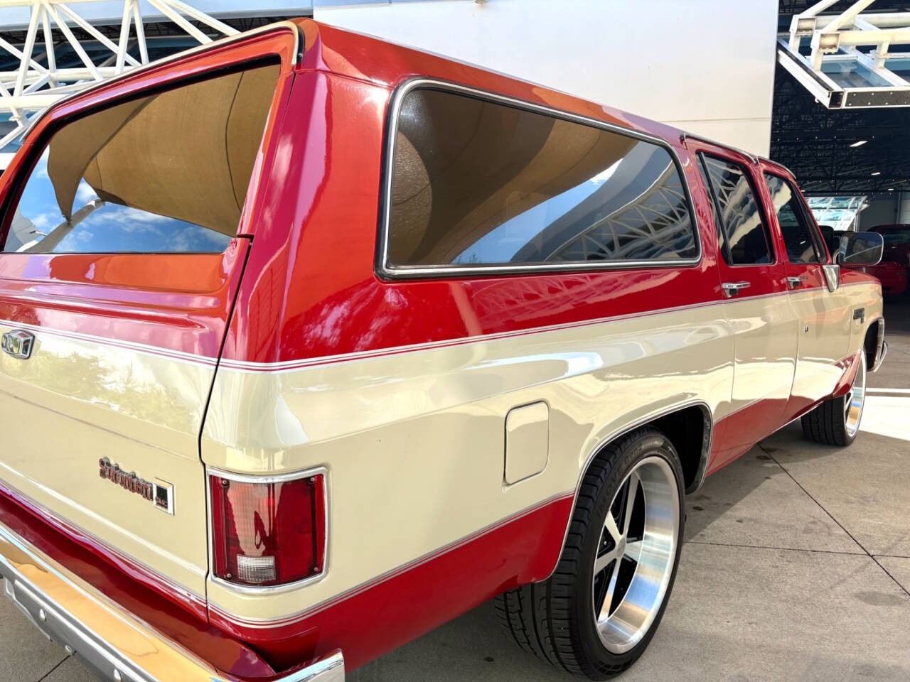 GMC-Suburban-1986-SUV-13