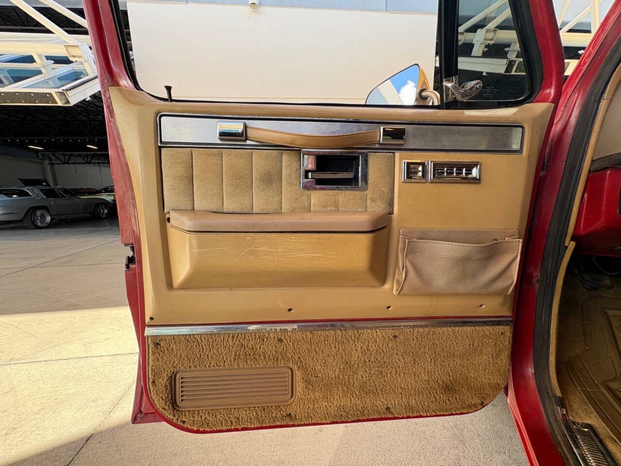 GMC-Suburban-1986-SUV-19