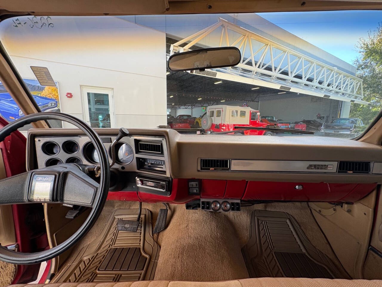 GMC-Suburban-1986-SUV-24