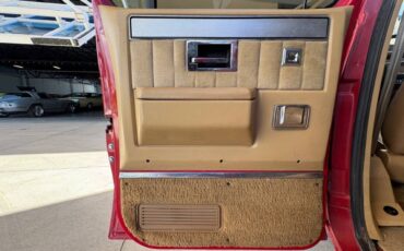 GMC-Suburban-1986-SUV-25