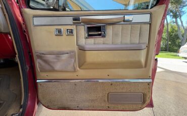 GMC-Suburban-1986-SUV-29