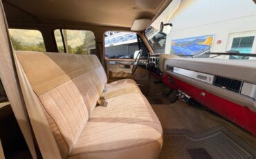 GMC-Suburban-1986-SUV-31