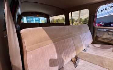 GMC-Suburban-1986-SUV-32