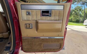 GMC-Suburban-1986-SUV-33