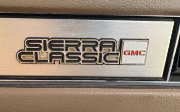 GMC-Suburban-1986-SUV-37