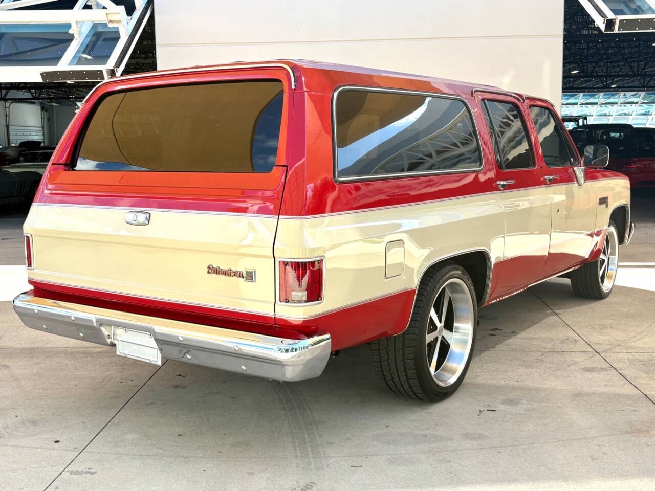 GMC-Suburban-1986-SUV-4