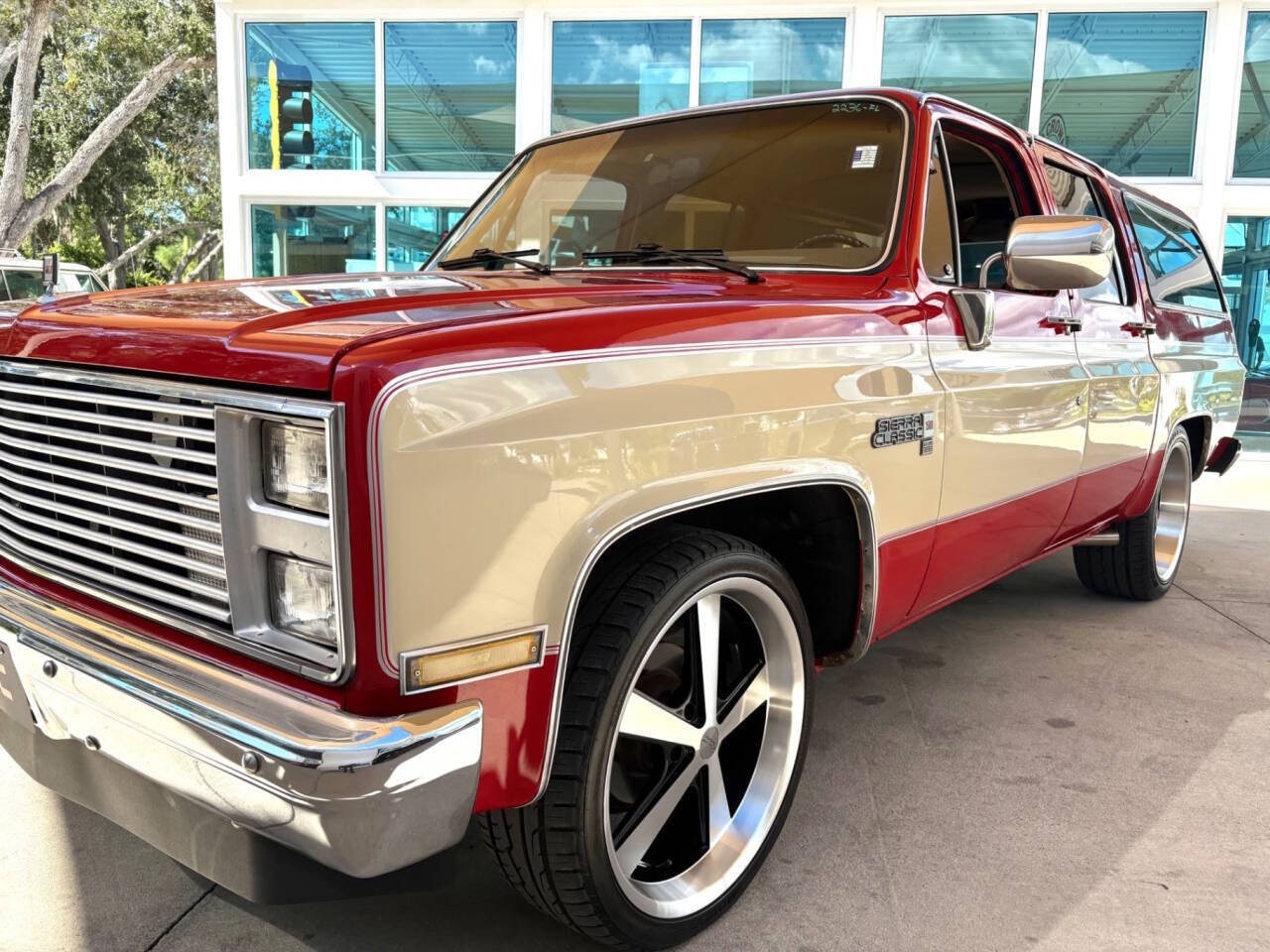 GMC-Suburban-1986-SUV-9