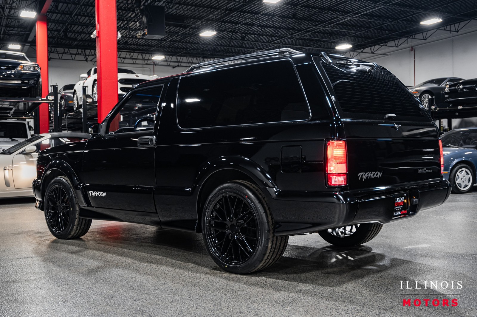 GMC-Typhoon-1992-SUV-2