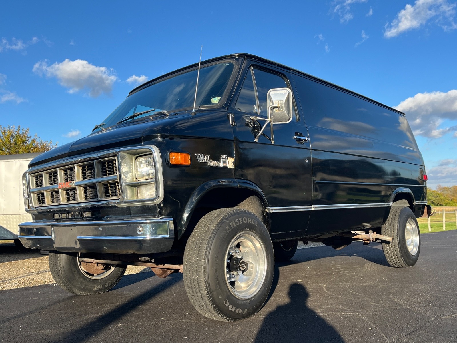 GMC-VAN-DURA-1978-Standard-Passenger-Van-1