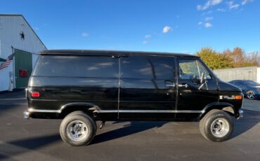 GMC-VAN-DURA-1978-Standard-Passenger-Van-9