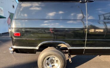 GMC-VAN-DURA-1983-Standard-Passenger-Van-10