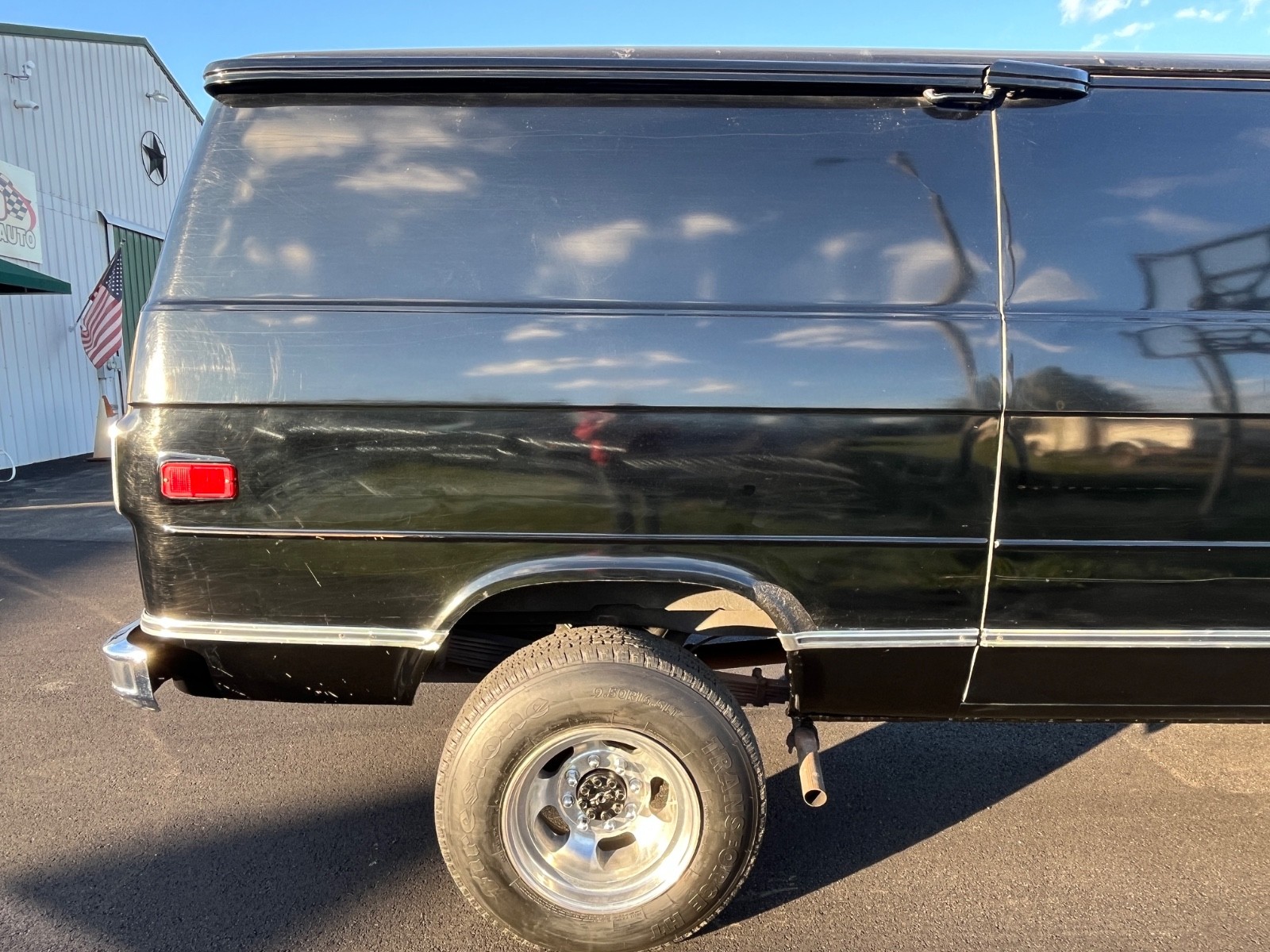 GMC-VAN-DURA-1983-Standard-Passenger-Van-10