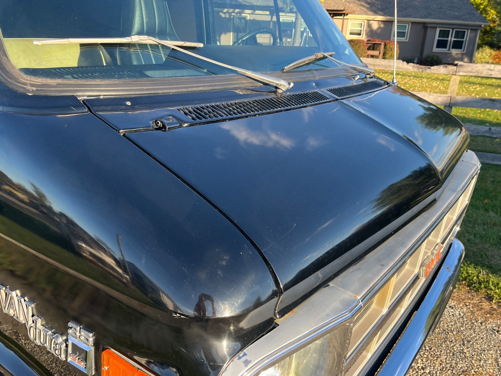 GMC-VAN-DURA-1983-Standard-Passenger-Van-13