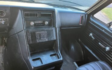 GMC-VAN-DURA-1983-Standard-Passenger-Van-21
