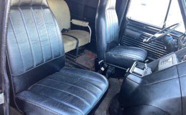 GMC-VAN-DURA-1983-Standard-Passenger-Van-24