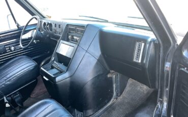 GMC-VAN-DURA-1983-Standard-Passenger-Van-27
