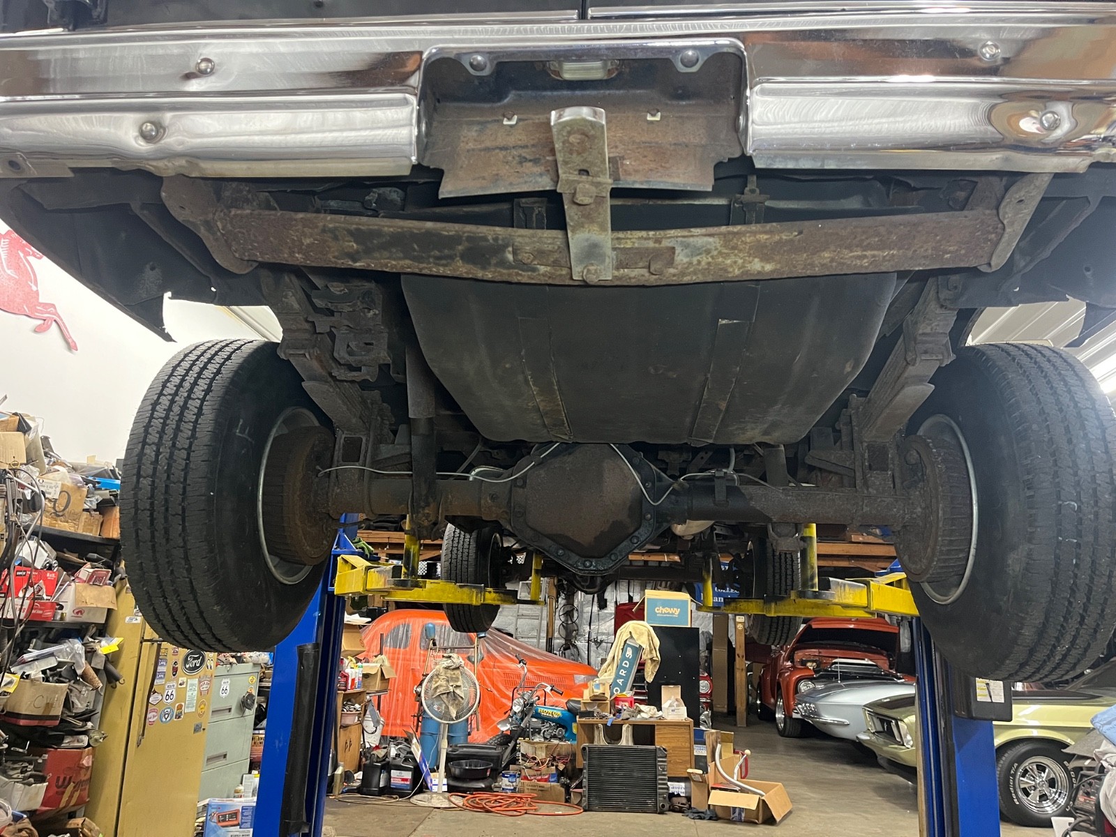 GMC-VAN-DURA-1983-Standard-Passenger-Van-34