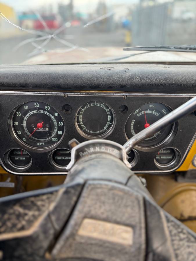 Gmc-1500-1972-yellow-3