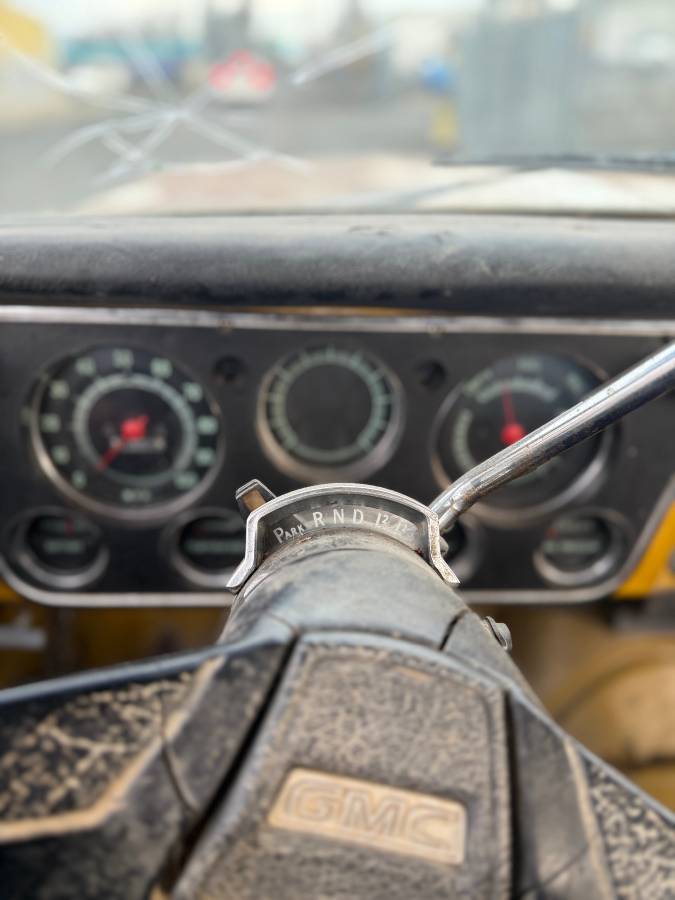 Gmc-1500-1972-yellow-4