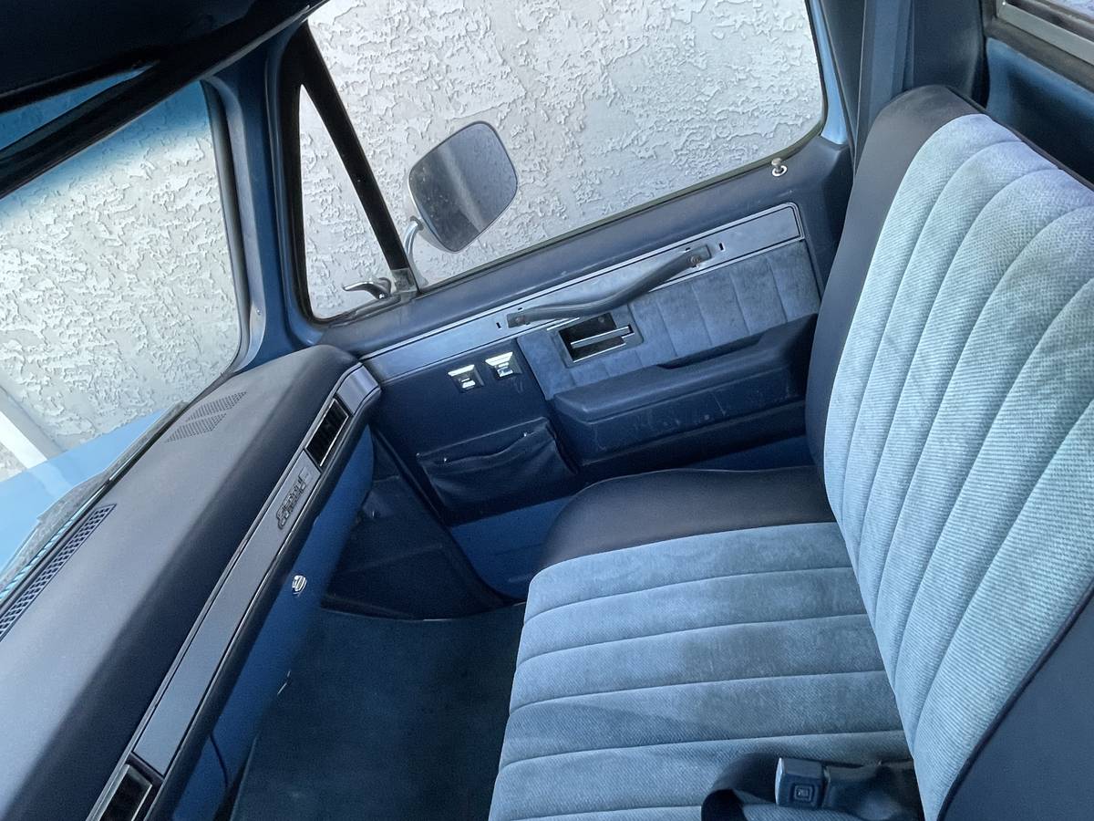 Gmc-1500-sierra-1982-blue-9