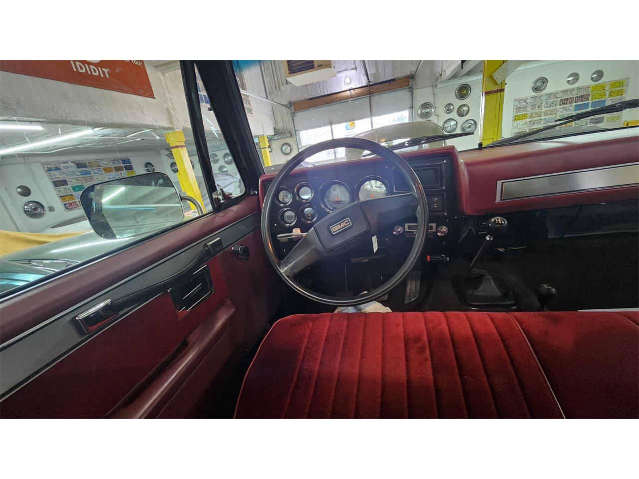 Gmc-3500-1985-Black-Red-10