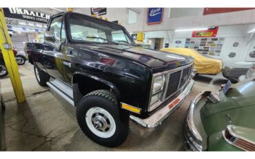 Gmc-3500-1985-Black-Red-4