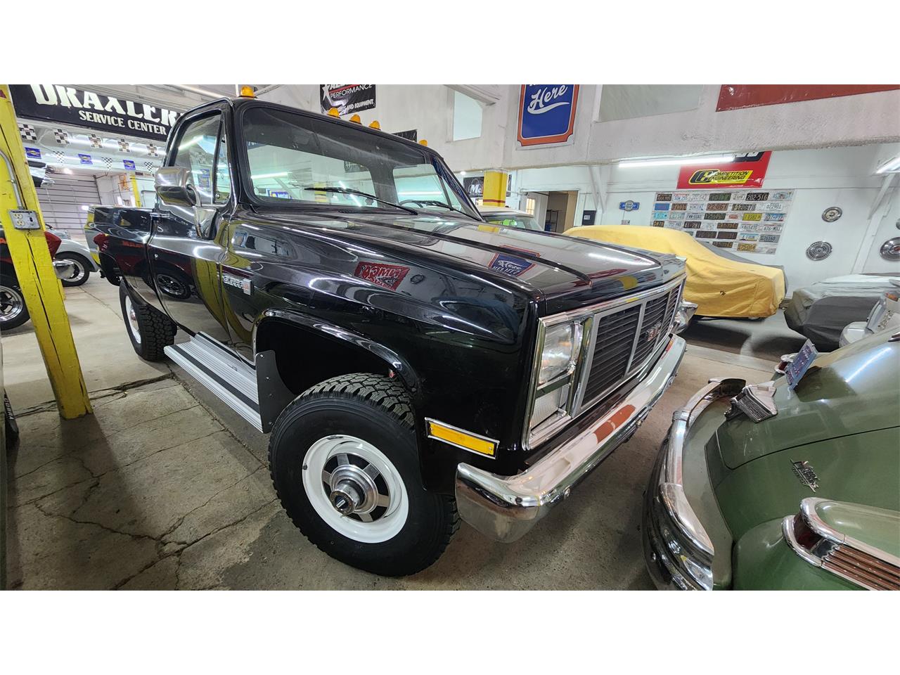 Gmc-3500-1985-Black-Red-4