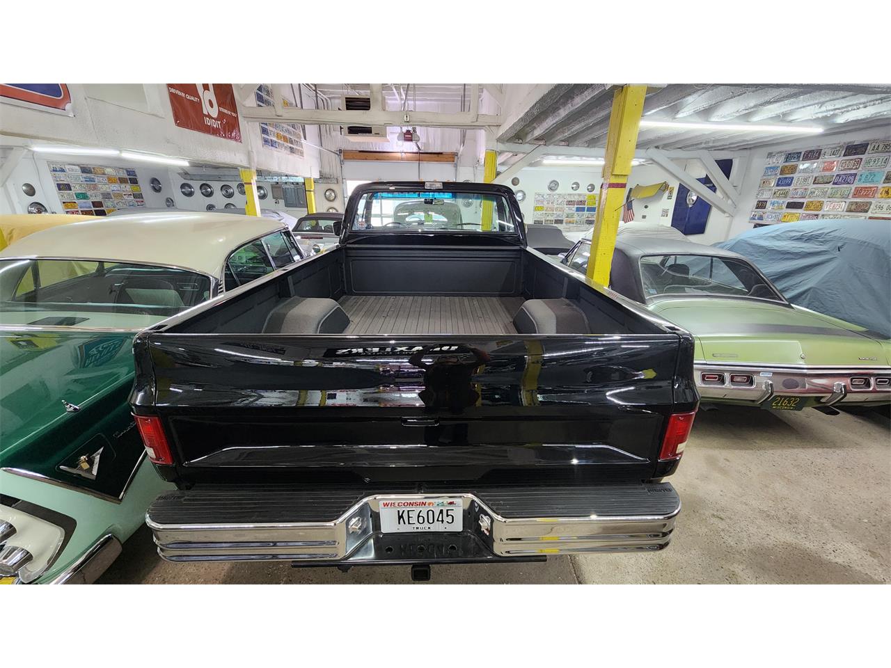 Gmc-3500-1985-Black-Red-6