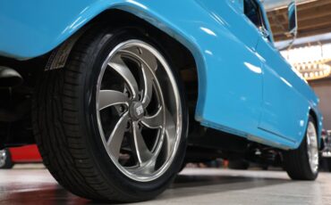 Gmc-Carryall-1966-Teal-Teal-10