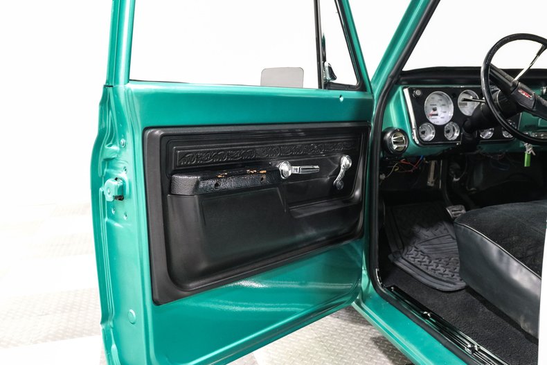 Gmc-Sierra-1972-Green-Black-32