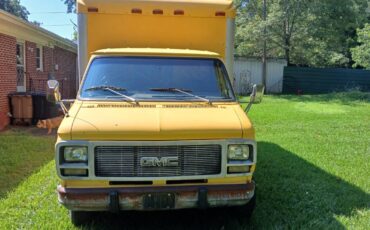 Gmc-box-truck-1993-yellow-1