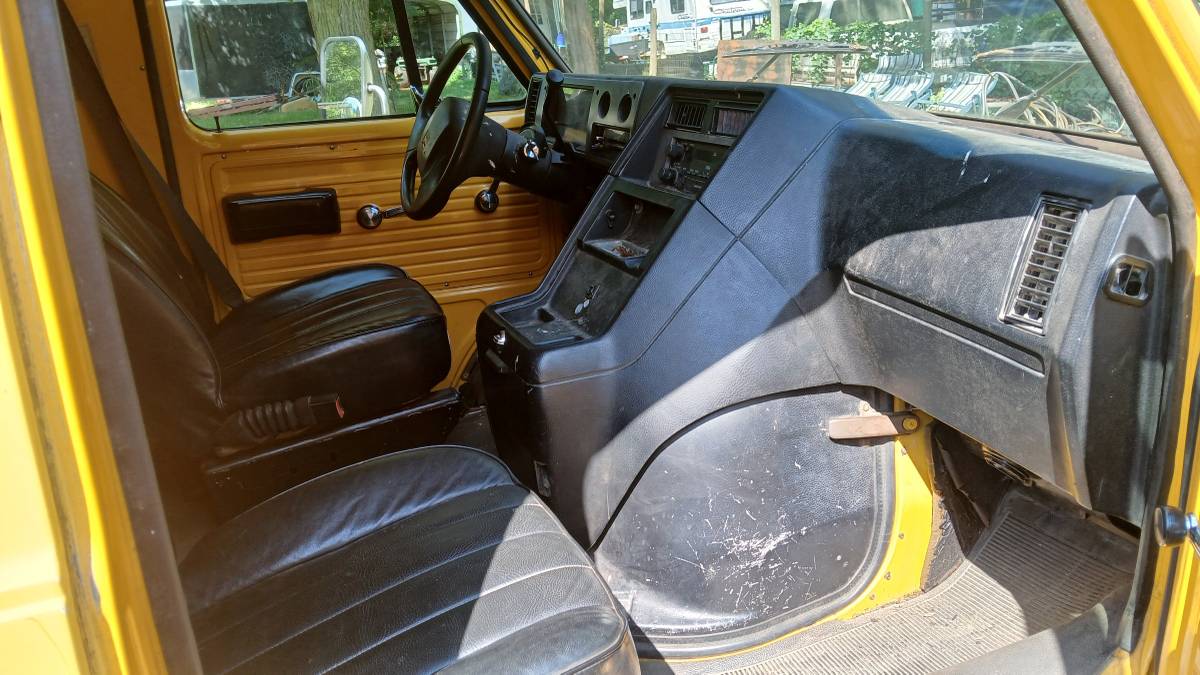 Gmc-box-truck-1993-yellow-4