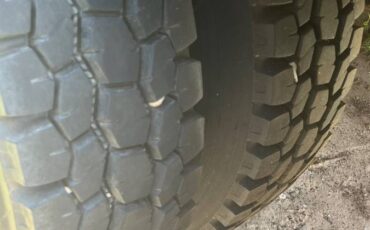 Gmc-c7h042-flatbed-topkick-6.6l-cat-engine-diese-1992-yellow-4