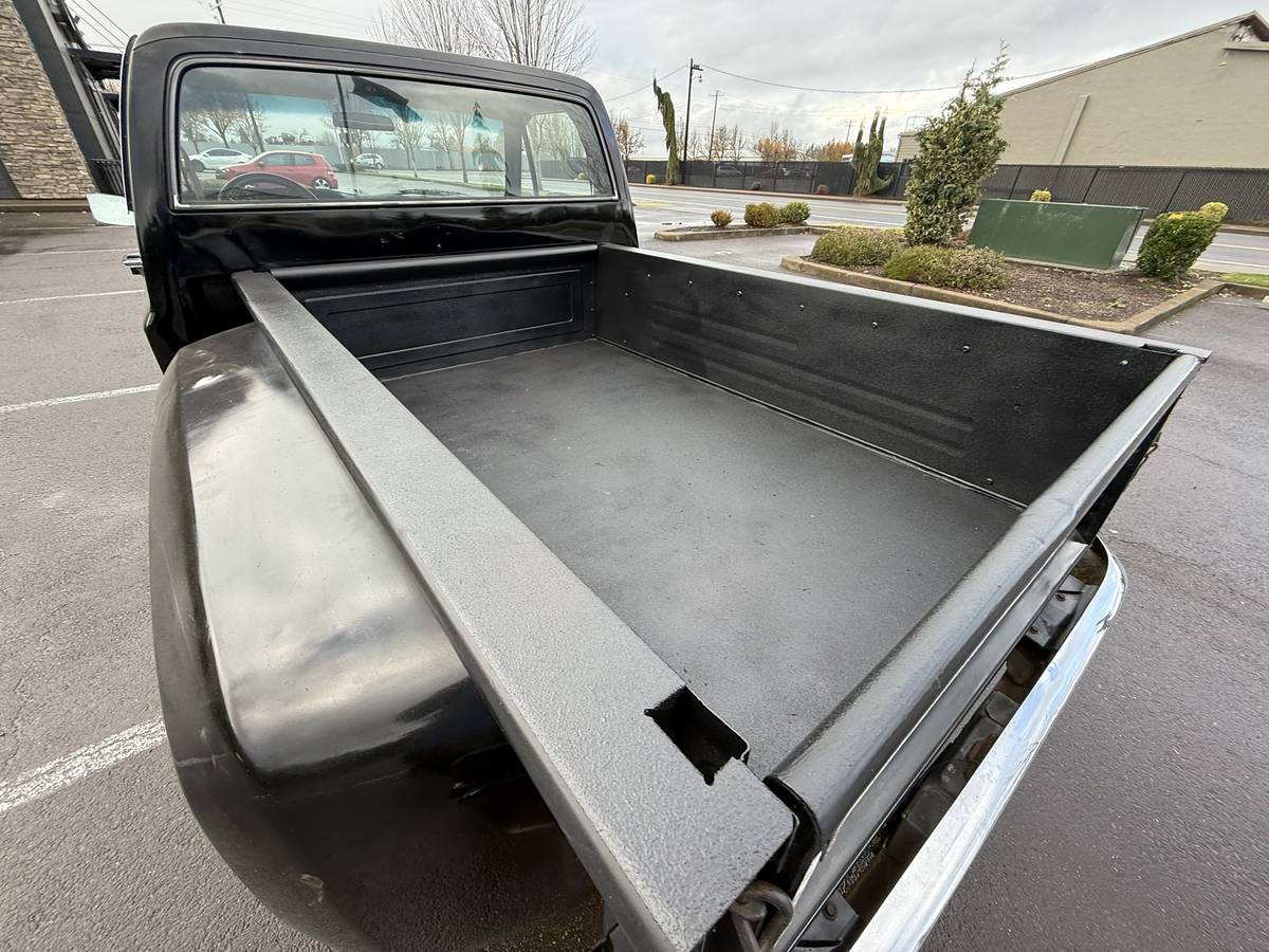 Gmc-ck-pickup-12-ton-1982-black-10