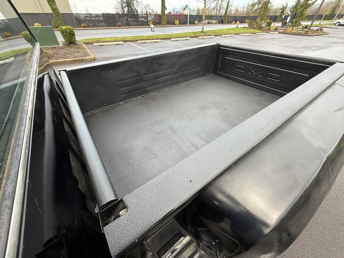 Gmc-ck-pickup-12-ton-1982-black-11