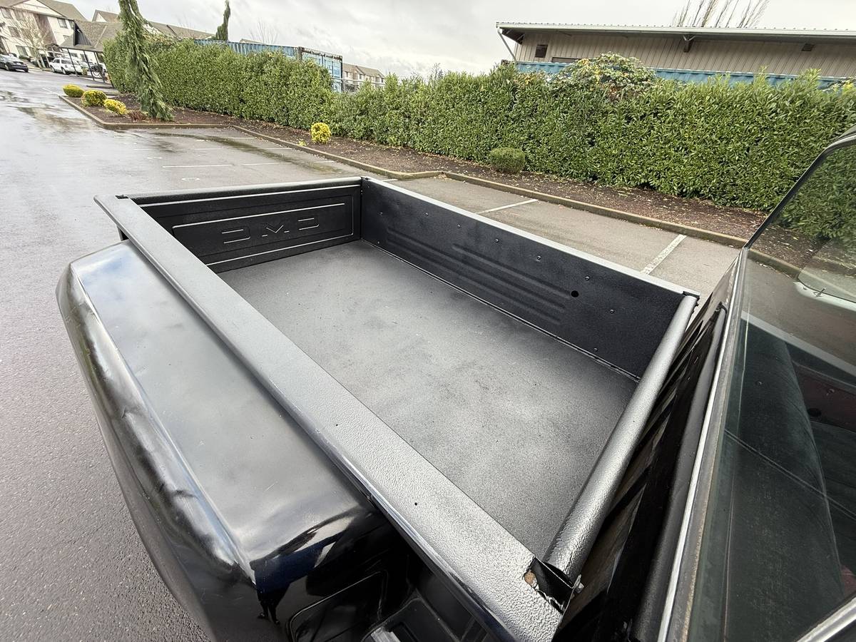 Gmc-ck-pickup-12-ton-1982-black-8