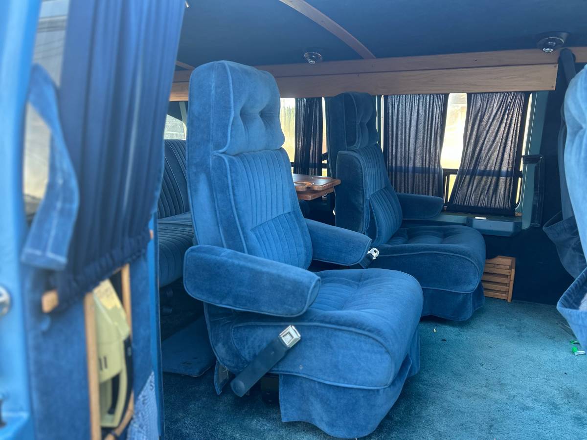 Gmc-conversion-van-1990-blue-11