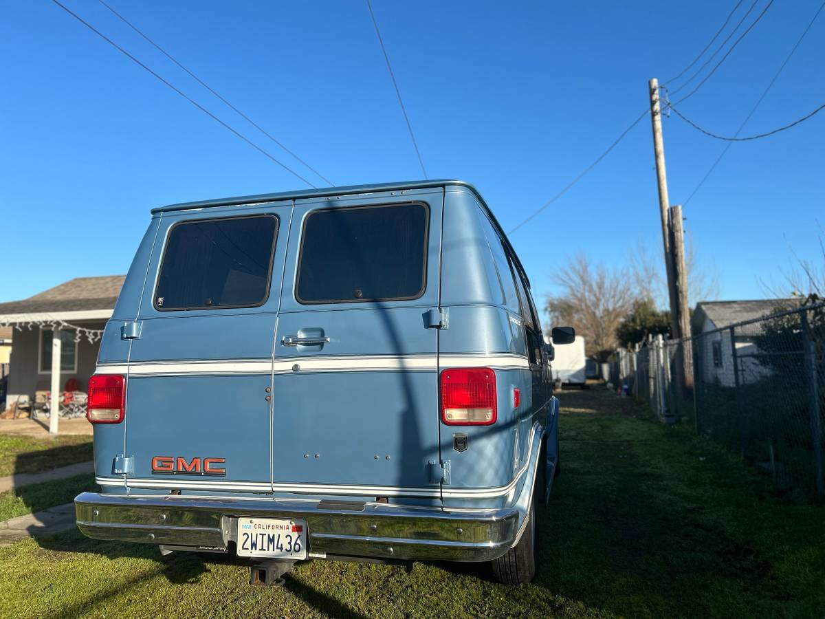Gmc-conversion-van-1990-blue-5
