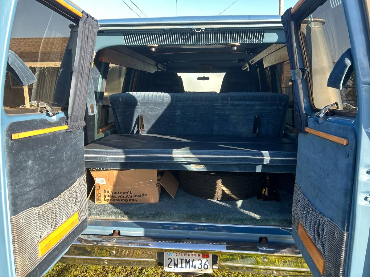 Gmc-conversion-van-1990-blue-8
