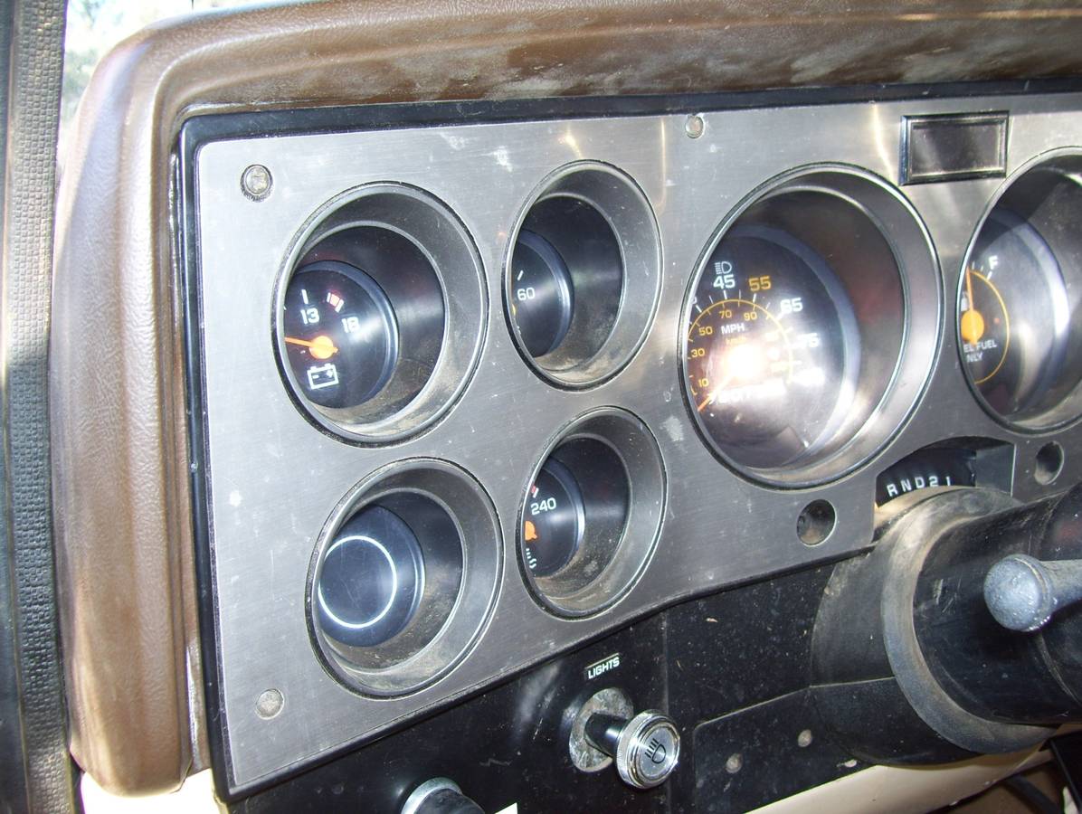 Gmc-k2500-diesel-1985-23