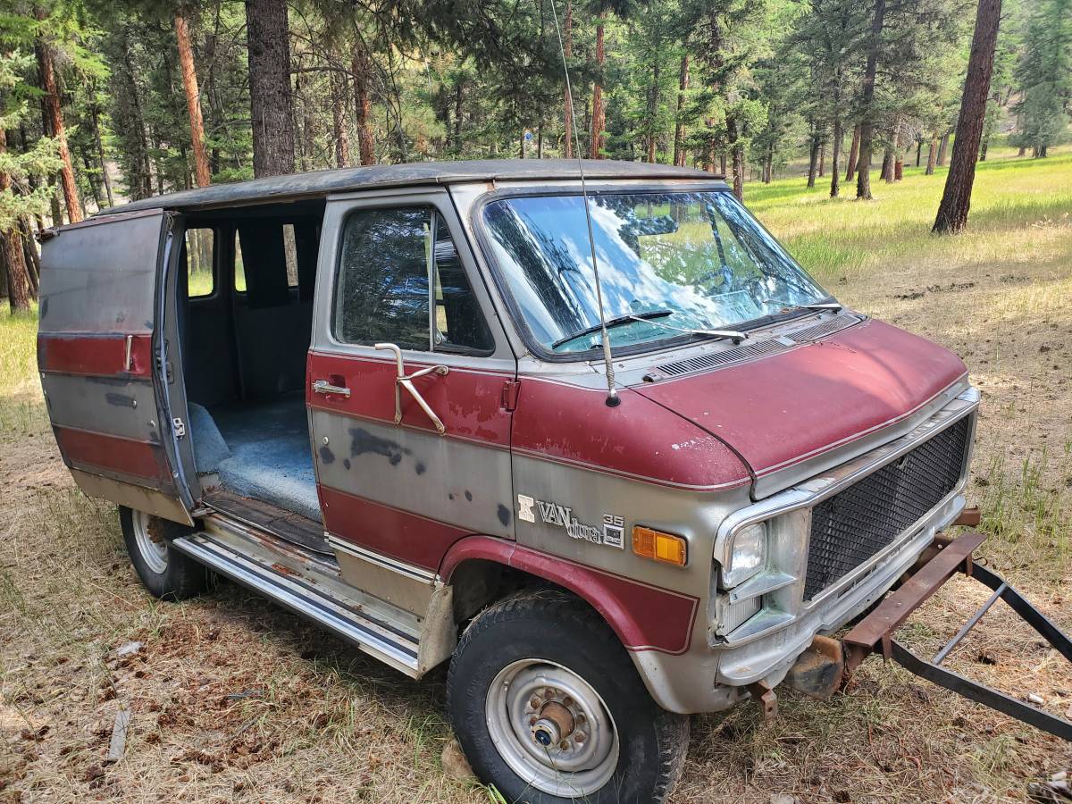 Gmc-k35-custom-van-1976-silver-2