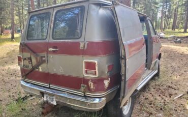 Gmc-k35-custom-van-1976-silver